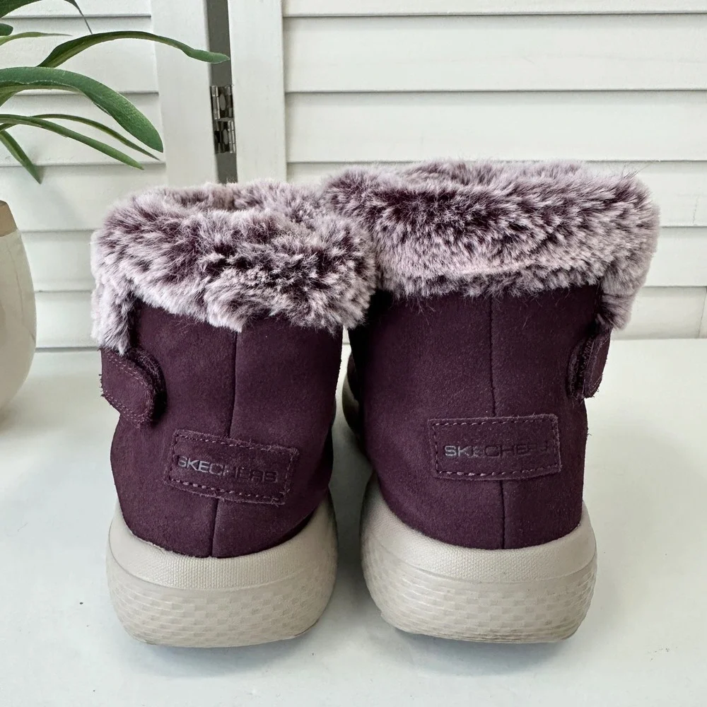 Skechers On The GO City 2 Purple Faux Fur Trim‎ Ankle Boots Women's Size 8.5